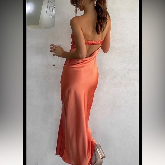Strapless orange maxi dress - Picture 2 of 5